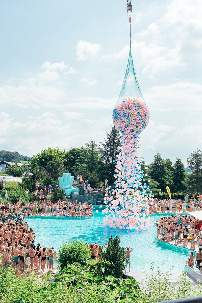 #wearewaterfest: Wasserbälle werden ins Becken gelassen