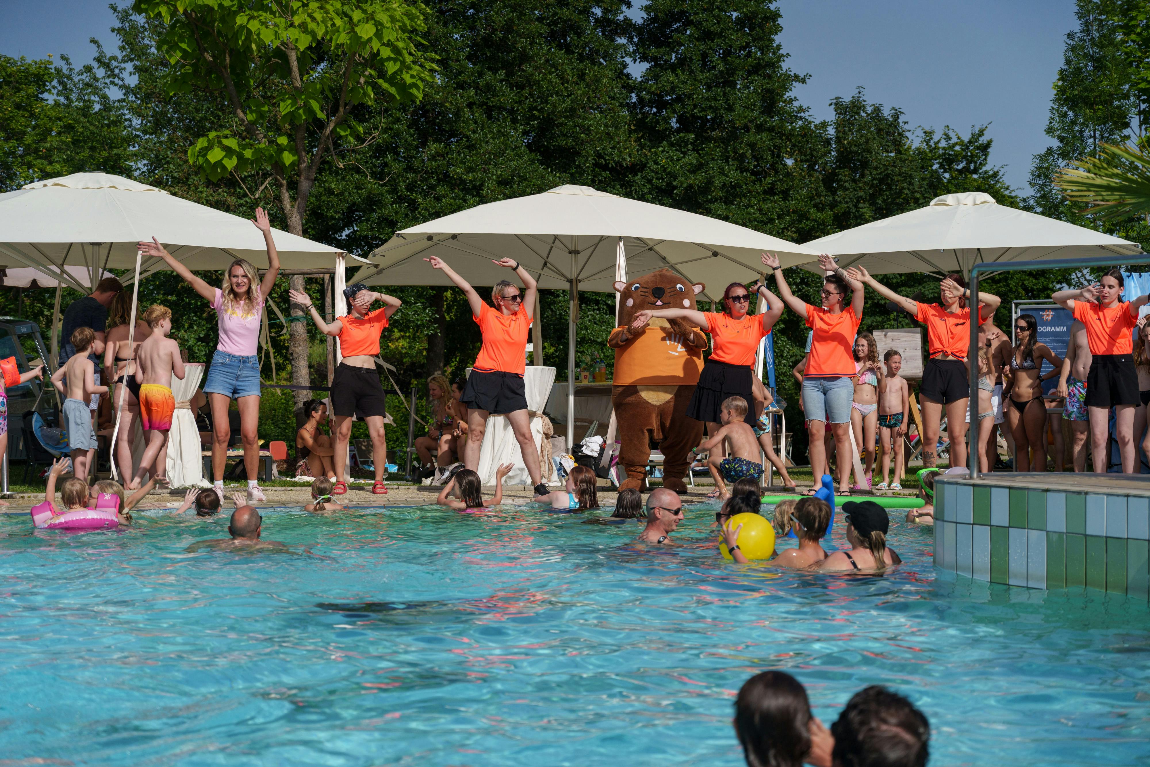 Erlebt den ultimativen Wasserball-Spaß in Loipersdorf! #WeAreWater-Fest - ein Muss für alle Wasserratten.