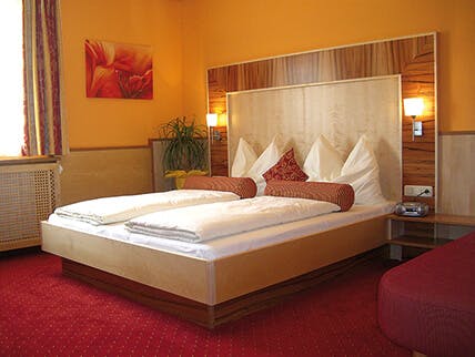 Ein Doppelzimmer im Hotel Garni Thermenglück.