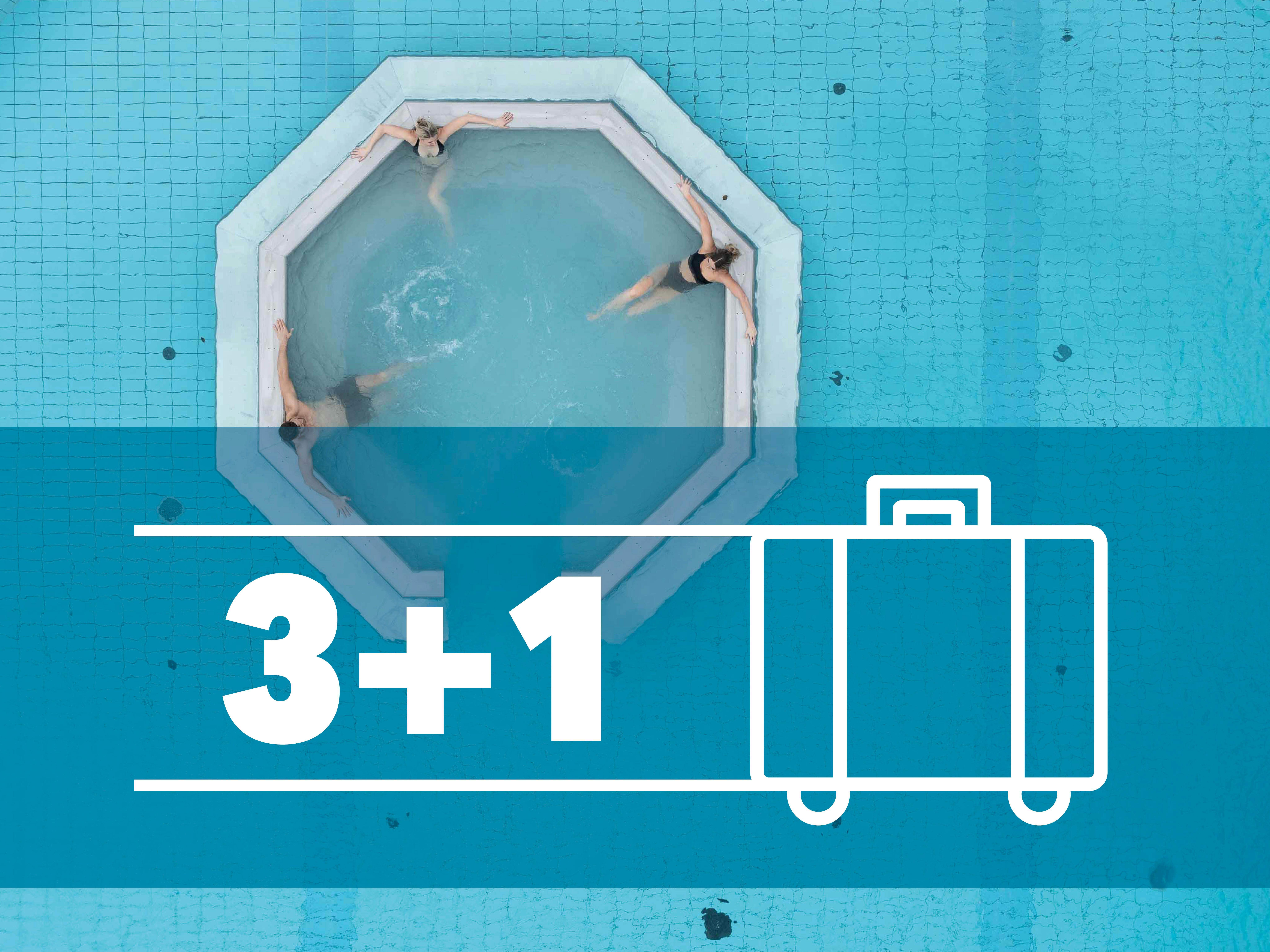 Drei Personen im Thermalbad Außenbecken.