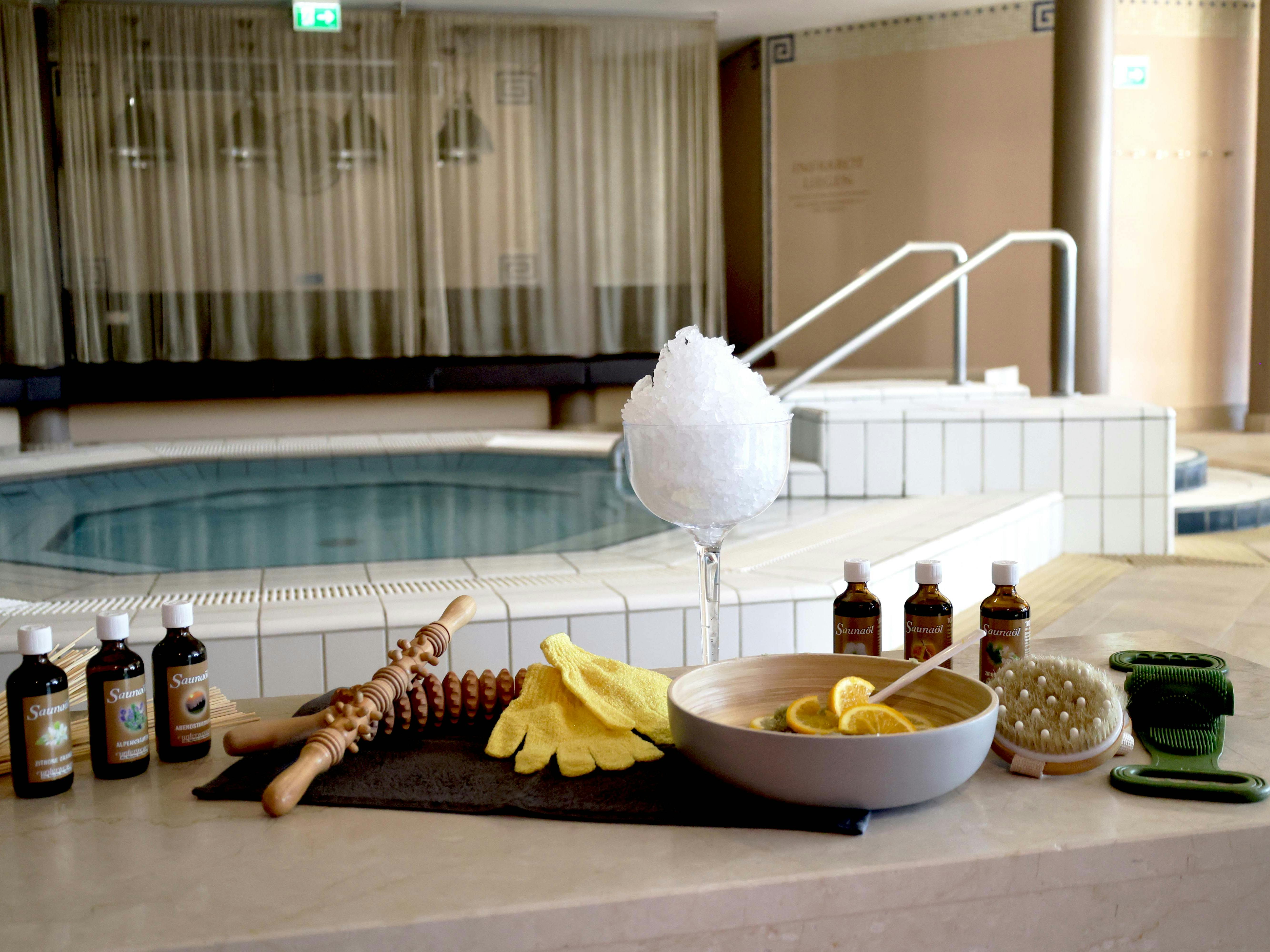 Öle, Düfte, Eis und Utensilien für deine Auszeit am Spa Ritual Tuesday