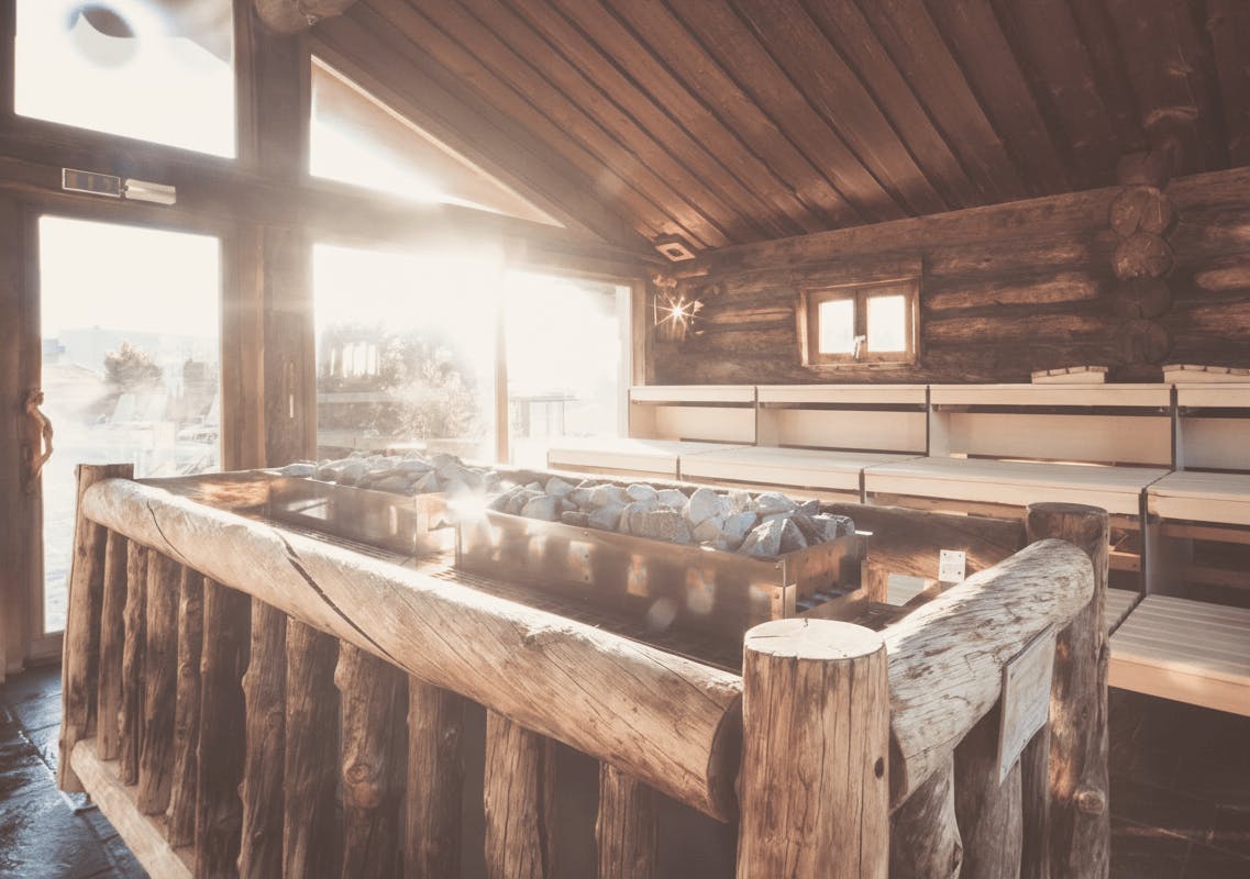 Panorama-Sauna von innen.